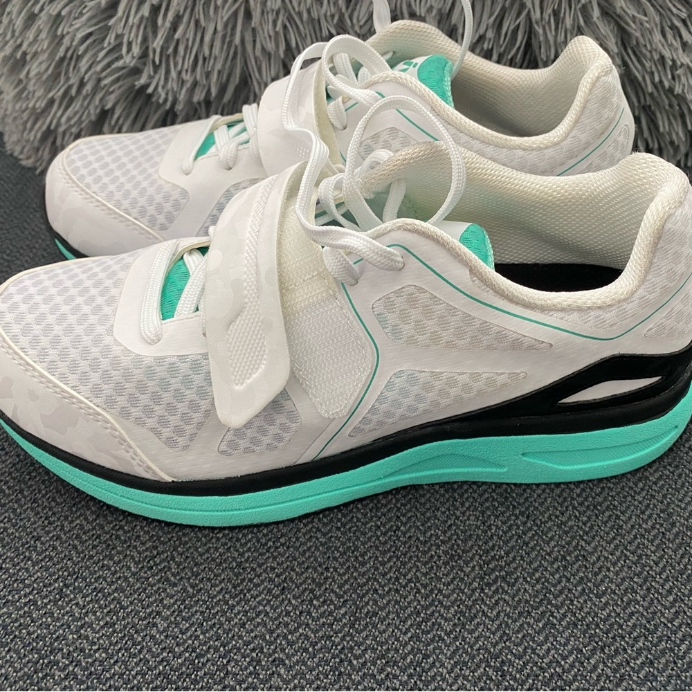 Liv Avida Women's Fitness Shoe size 7.5 cycling shoes
